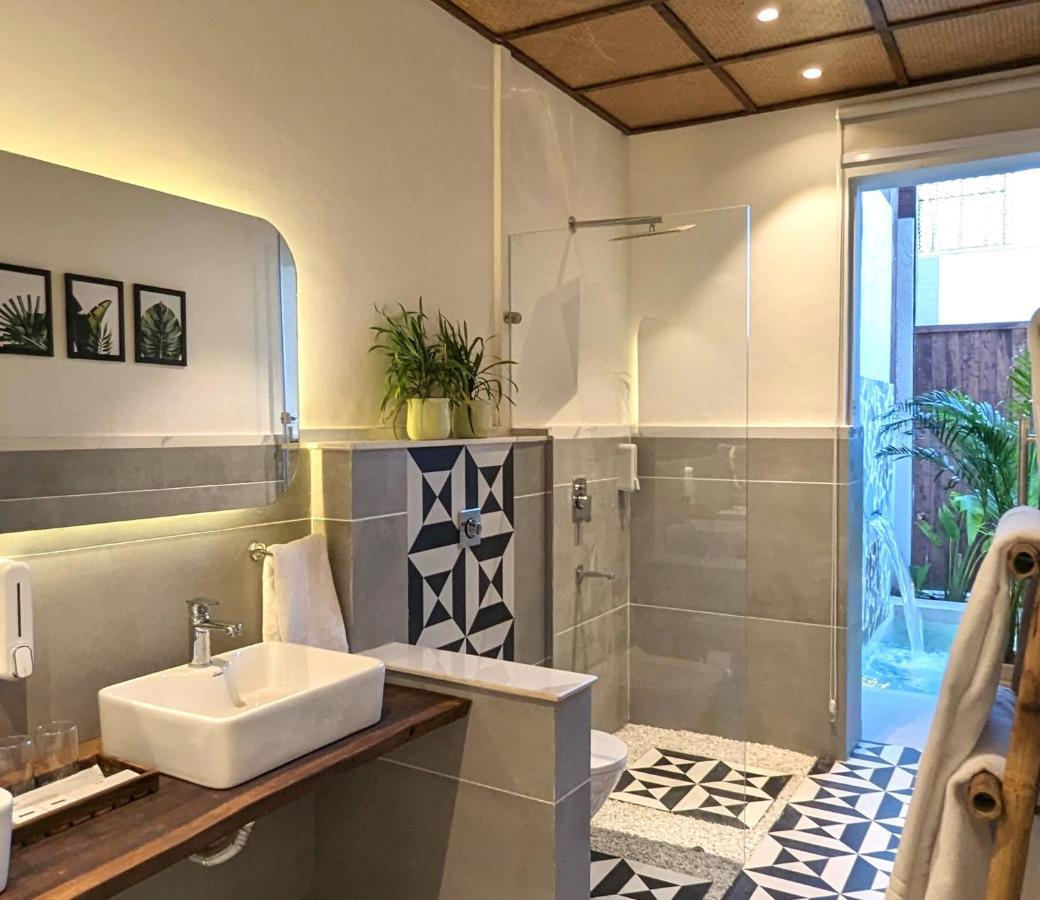 Cape House Hotel Amritsar Bagian luar foto