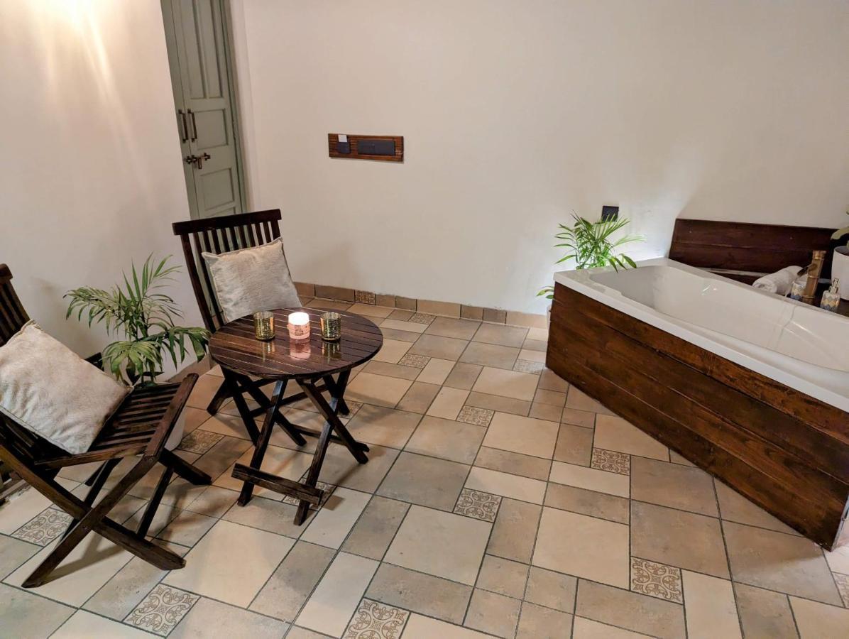 Cape House Hotel Amritsar Bagian luar foto