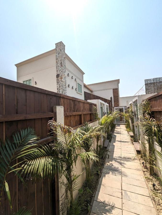 Cape House Hotel Amritsar Bagian luar foto